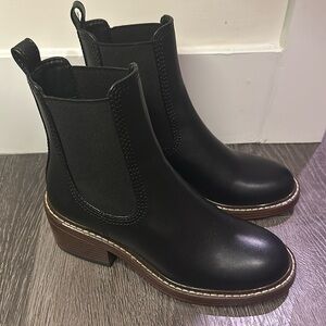 Steve Madden Laurely Chelsea Boot